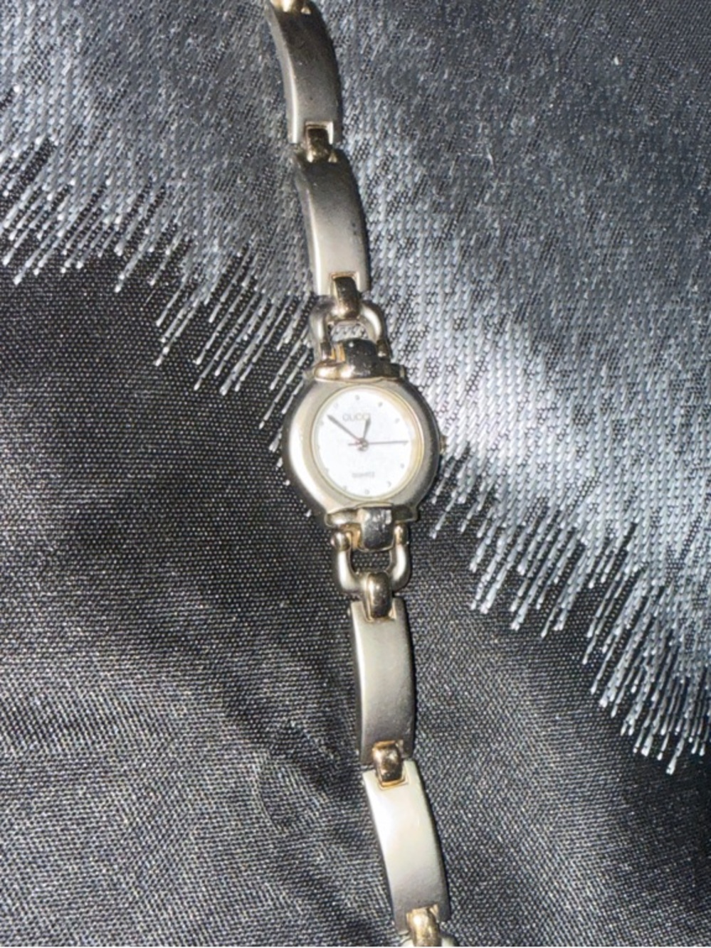 Vintage Gucci Two-Tone Women's Bracelet Watch Silver and Gold